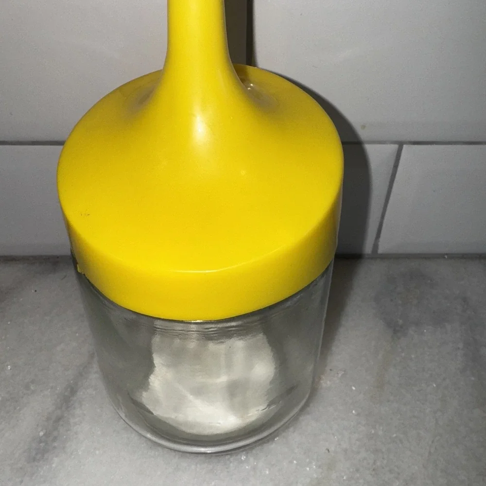 Vintage Manual Plunger Chopper By Gemco USA ~ Glass‎ Bottom Yellow Plastic Lid